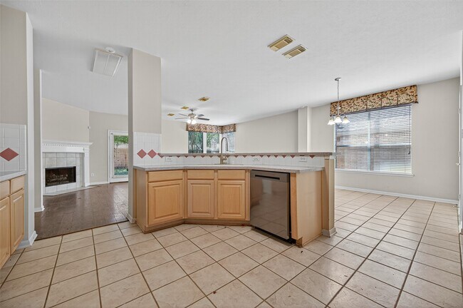 Building Photo - 16515 Cypress Thicket Dr