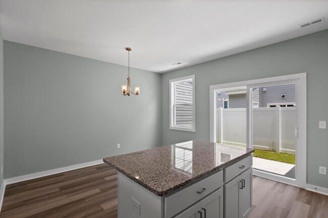 Building Photo - Coastal Townhouse For Rent!