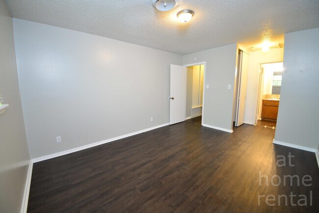 Building Photo - 4713 S Fulton Pl