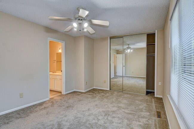 Building Photo - FOR RENT -  AEIRES ON THE BAY!