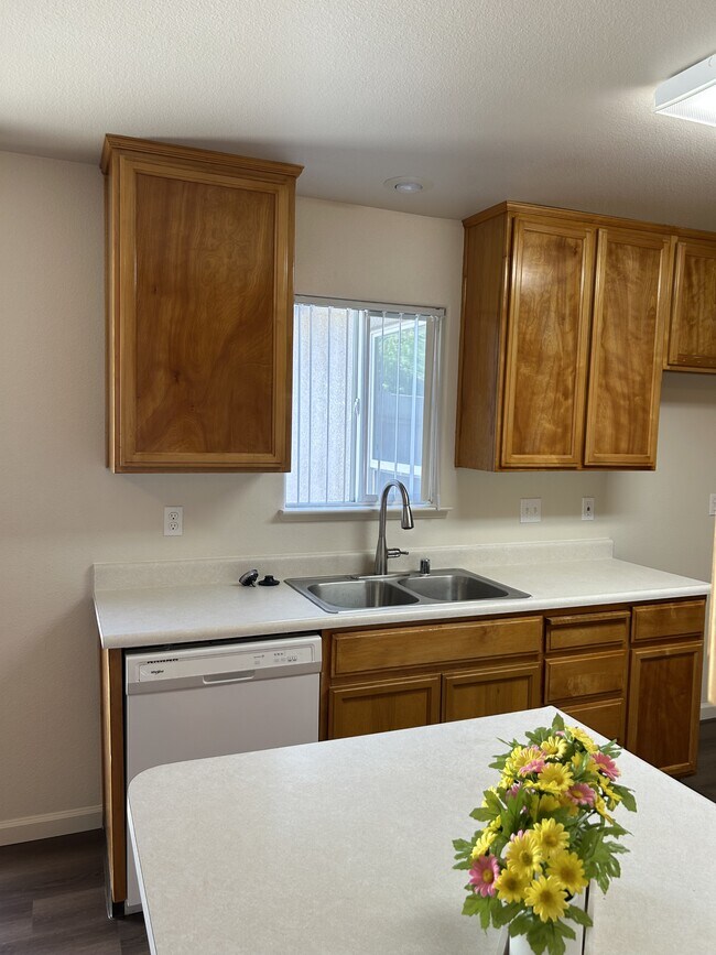 Building Photo - 1333 Glenbrook Way