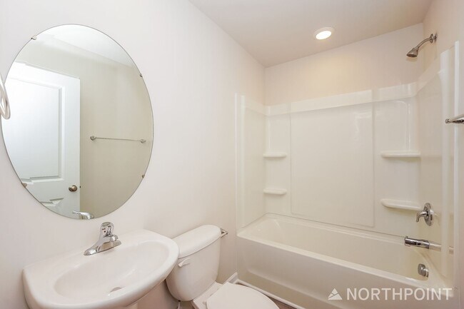 Building Photo - 3-Bedroom, 3.5 Bath Townhome for Rent in Mooresville, NC | Attached Garage & Modern Kitchen