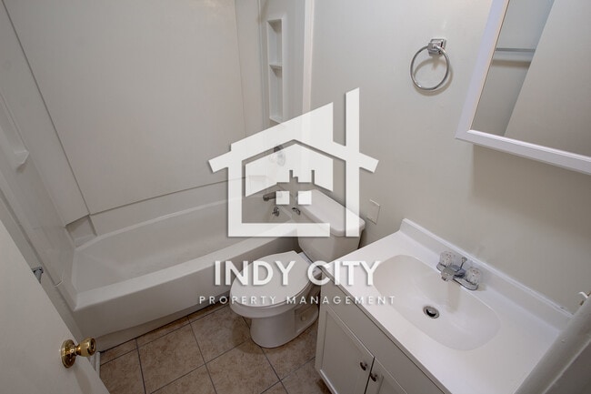 Building Photo - 3049 Roseway Dr