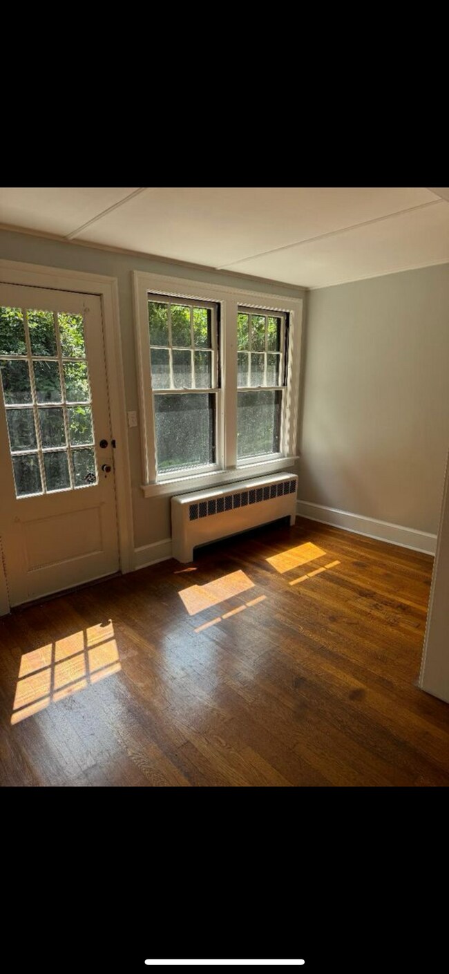 Foyer - 825 Prospect Ave