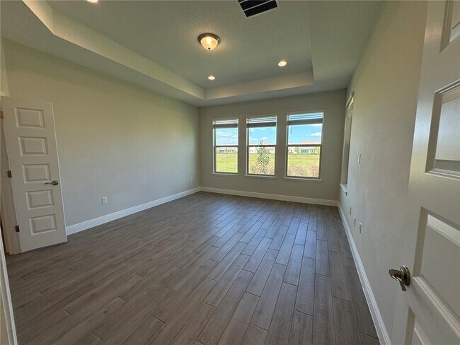 Building Photo - 16119 Skysail St