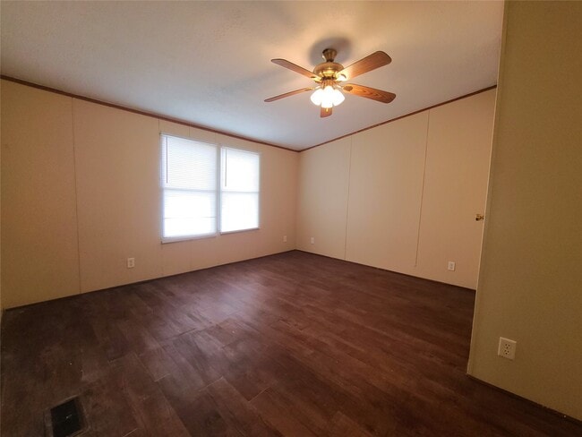 Building Photo - 9622 Oak Hill Dr