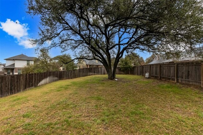 Building Photo - 2916 Zelma Dr