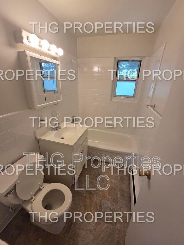 Building Photo - 27-55 Green Street APT# 48B