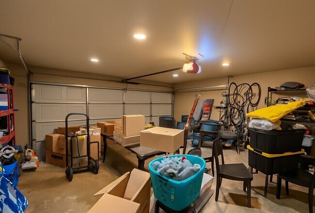 Building Photo - 2311 Aprilmont Dr