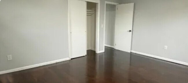 Building Photo - 614 Pierce Ave