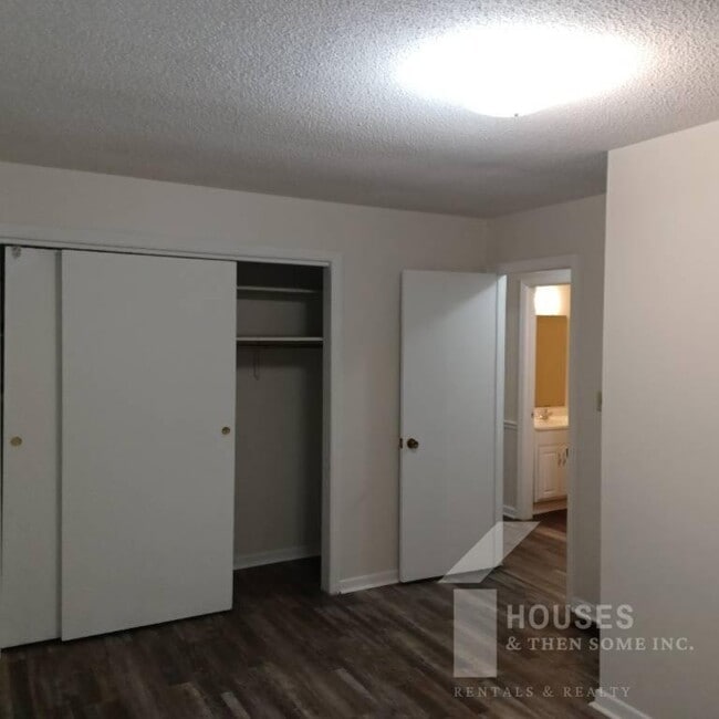 Building Photo - 1321 New Cut Rd