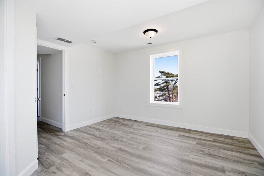 Building Photo - 23 Blake St