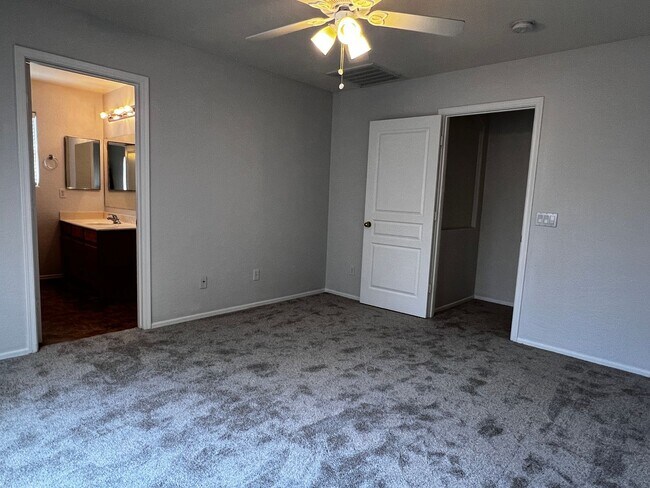 Building Photo - Gilbert 3 Bed and 2 Bath Home