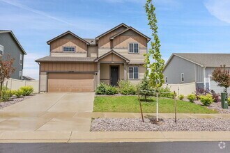 Building Photo - $2,645 - 3 Bed, 2.5 Bath Home with Fenced ...