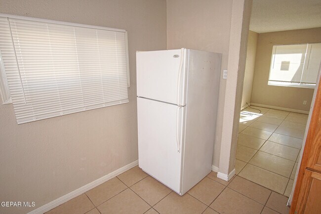 Building Photo - 6205 Tesuque Dr