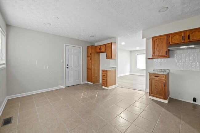 Building Photo - 8203 Penway St