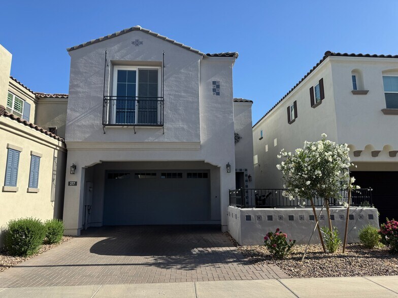 Building Photo - 277 E Azalea Dr