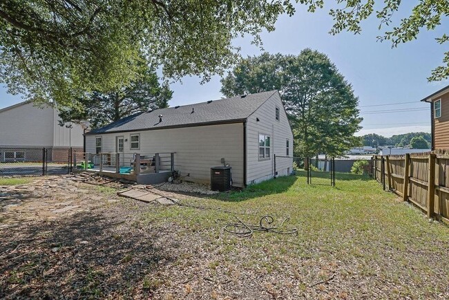 Building Photo - 280 Stone Mountain St