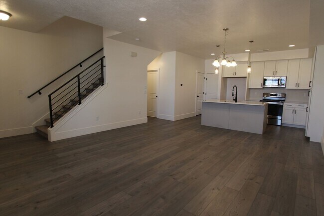Building Photo - 762 W Sunfire Ln