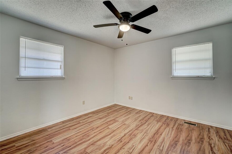 Building Photo - 1124 Merrymen Grn