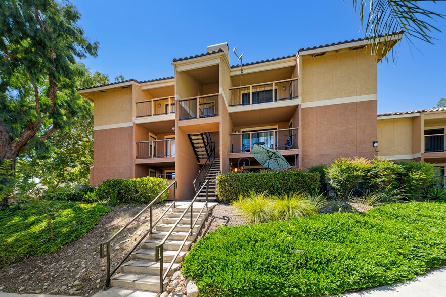 Building - 10655 Lemon Ave