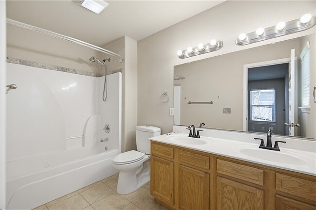 Building Photo - 6301 SW Meadow Well Ave