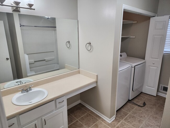 Building Photo - 5324 Coventry Ct