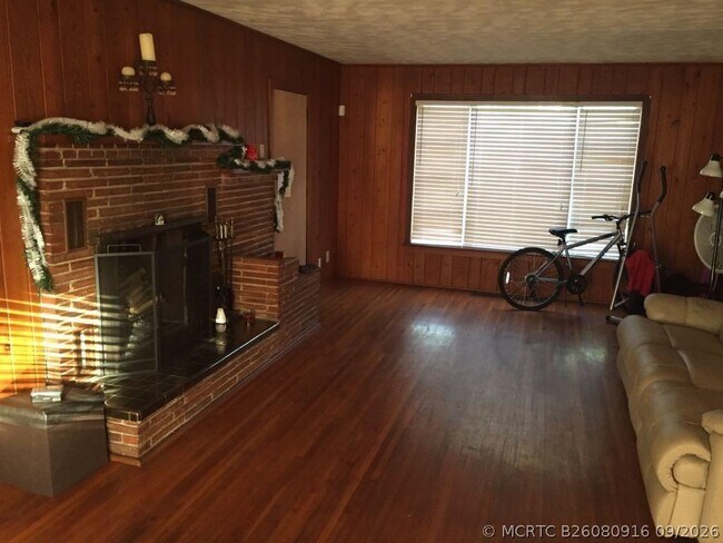Building Photo - 1611 Spring Garden Ct