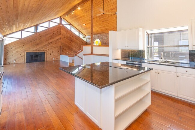 Building Photo - Iconic A-Frame Encinitas 4 Bed + Studio Sp...
