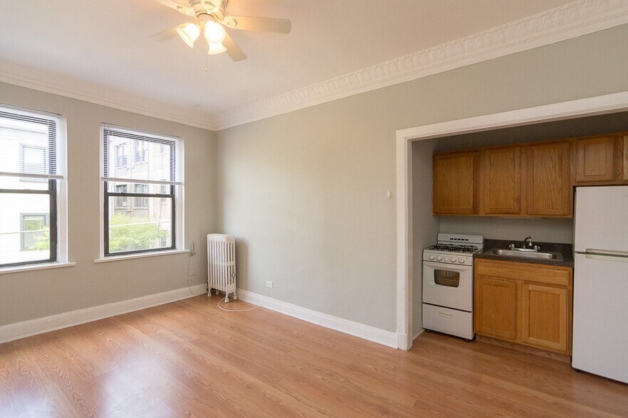 Building Photo - 3824 N Fremont