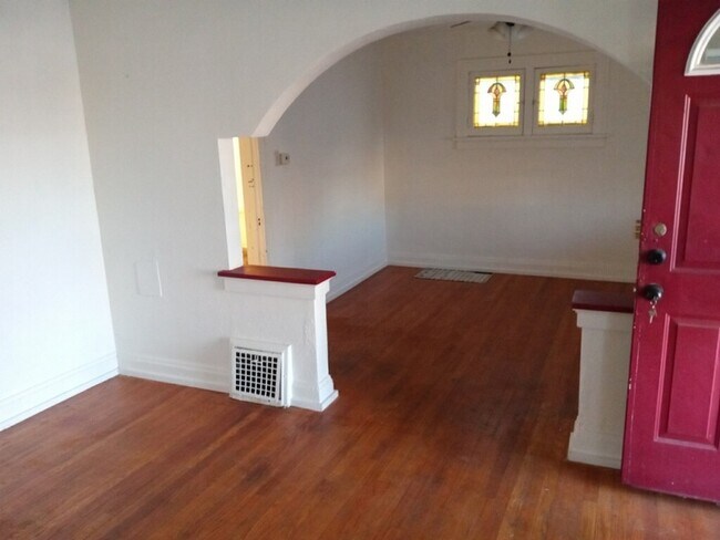 Building Photo - 4864 Calvin Ave