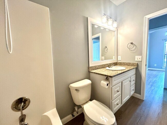 Building Photo - 3 bedroom 2 bath modern style home minutes from Centerton Main!!