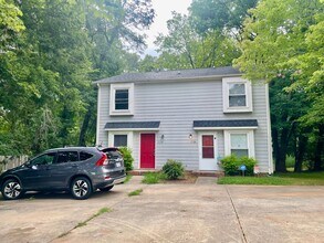 Building Photo - 1730 Village Lake Dr