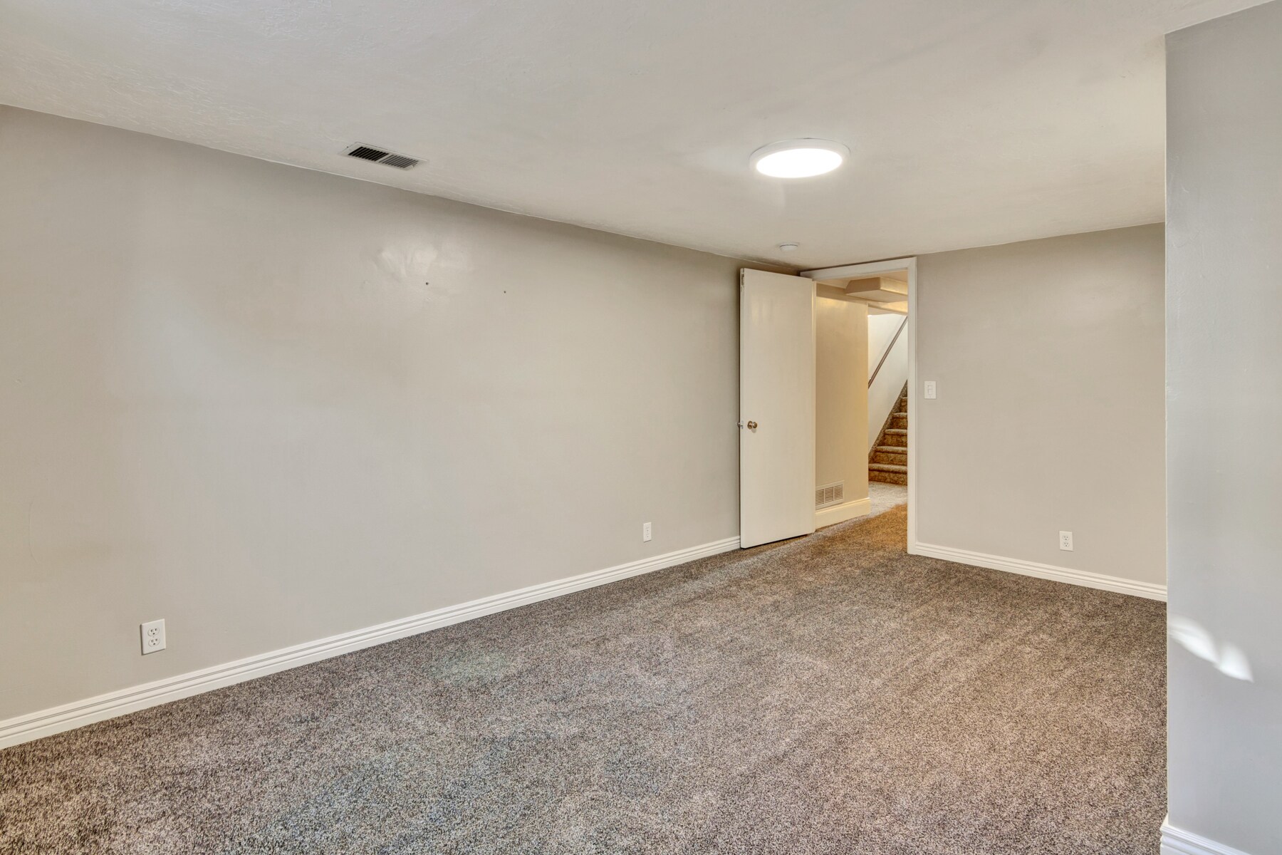 Building Photo - 436 E 6815 S