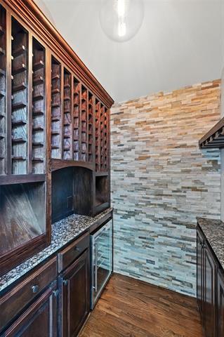 Building Photo - 350 Silverwood Cir