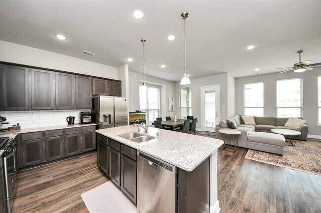 Building Photo - 6331 Cambrai Wood Ln