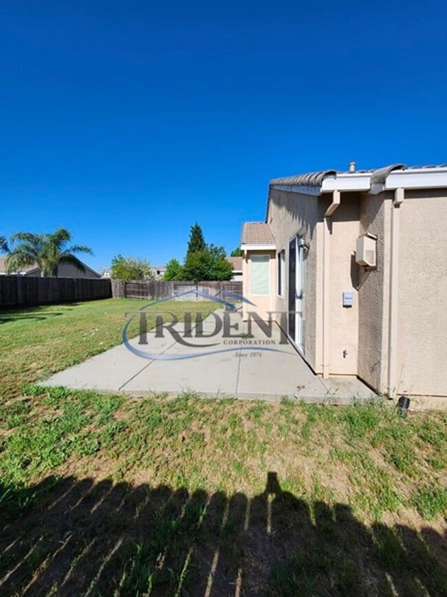 Building Photo - 1038 Zanes Dr