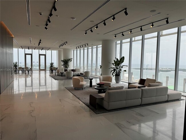 Building Photo - 300 Biscayne Blvd