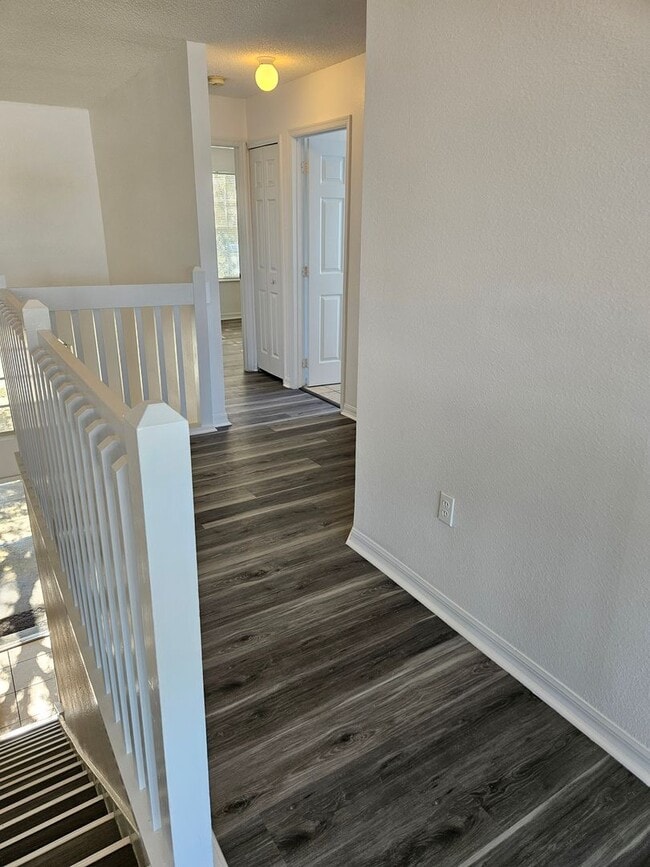 Building Photo - Kissimmee Pool Home with 7 bedrooms!