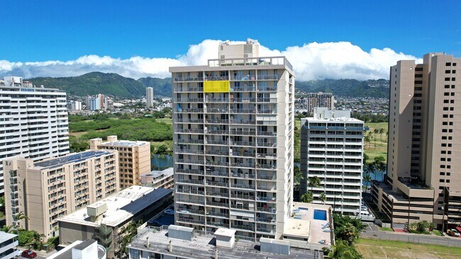 Building Photo - 2452 Tusitala St
