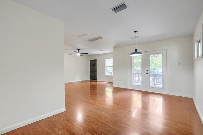 Building Photo - 210 Nelray Blvd