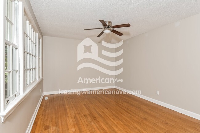 Building Photo - 1827 Beckley Dr