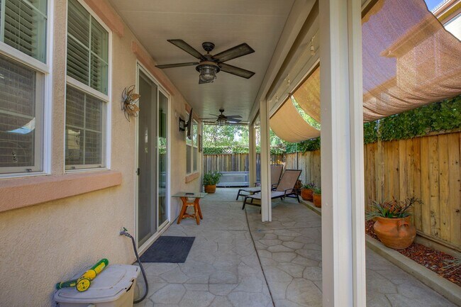 Building Photo - Experience the Best of Lincoln Crossing Li...