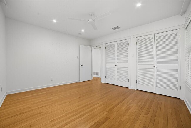 Building Photo - 712 Brownlee Cir