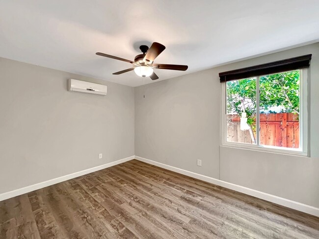 Building Photo - Beautiful 4B/2BA House in Clairemont w/ La...
