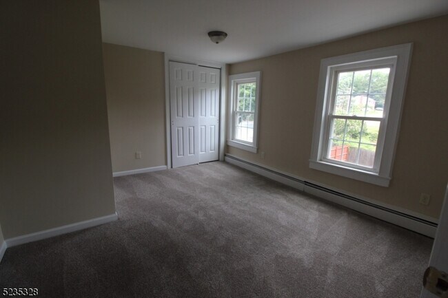 Building Photo - 28 White Meadow Ave