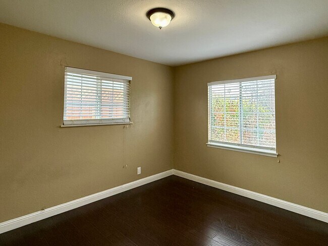 Building Photo - Remodeled 5 Bedroom 3 Bath Home in Desirable West San Jose Neighborhood