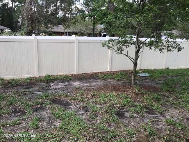 Building Photo - 7637 Melvin Rd
