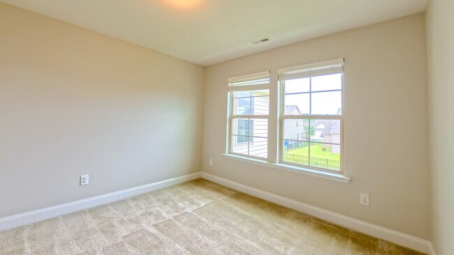 Building Photo - Beautiful Home in Mebane