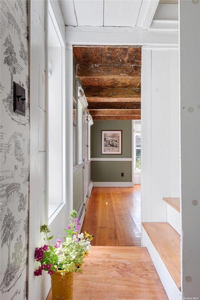 Building Photo - 95 E Broadway